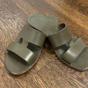 Everlane slides size 9